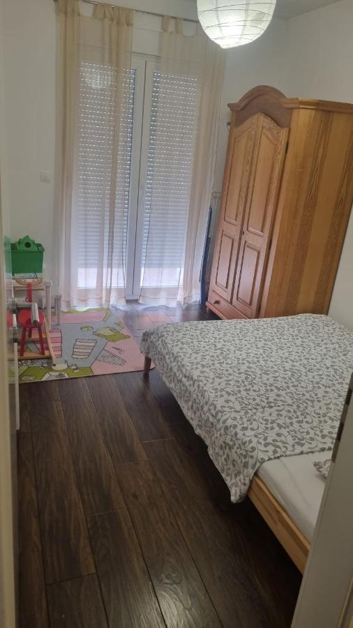 Apartment Meli Сесвете Екстериор снимка