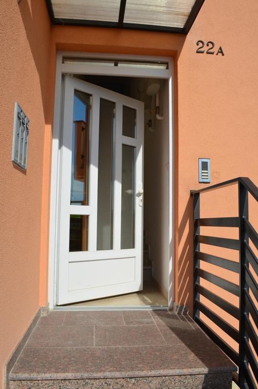 Apartment Meli Сесвете Стая снимка