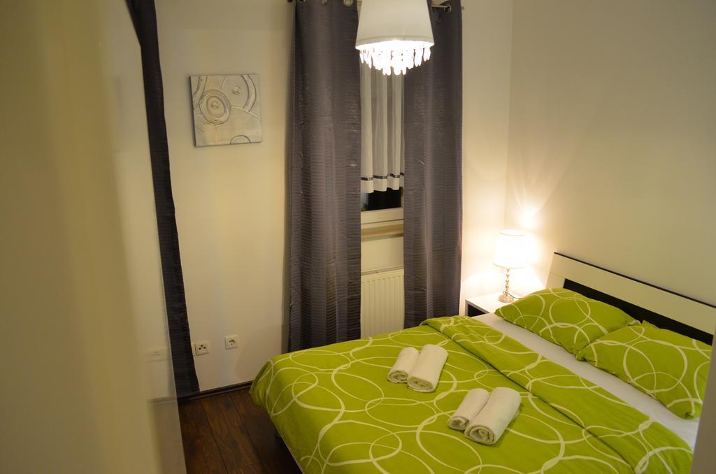 Apartment Meli Сесвете Стая снимка