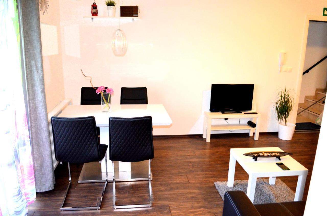 Apartment Meli Сесвете Екстериор снимка